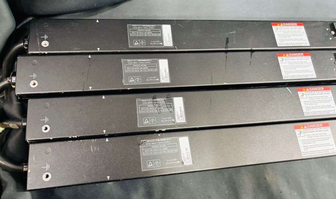 シュナイダーエレクトリック APC Rack PDU Metered 4本