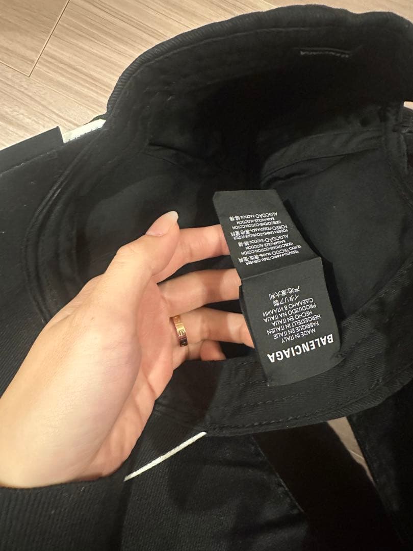 バレンシアガ キャップ