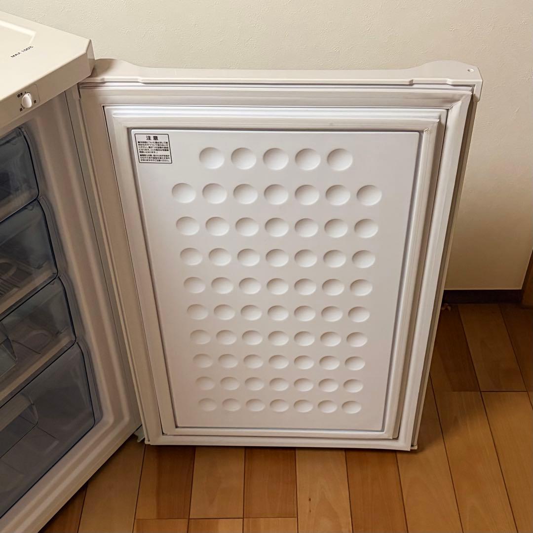 【本日限定値下げ】アイリスオーヤマ　冷凍庫　IUSD-9B-W