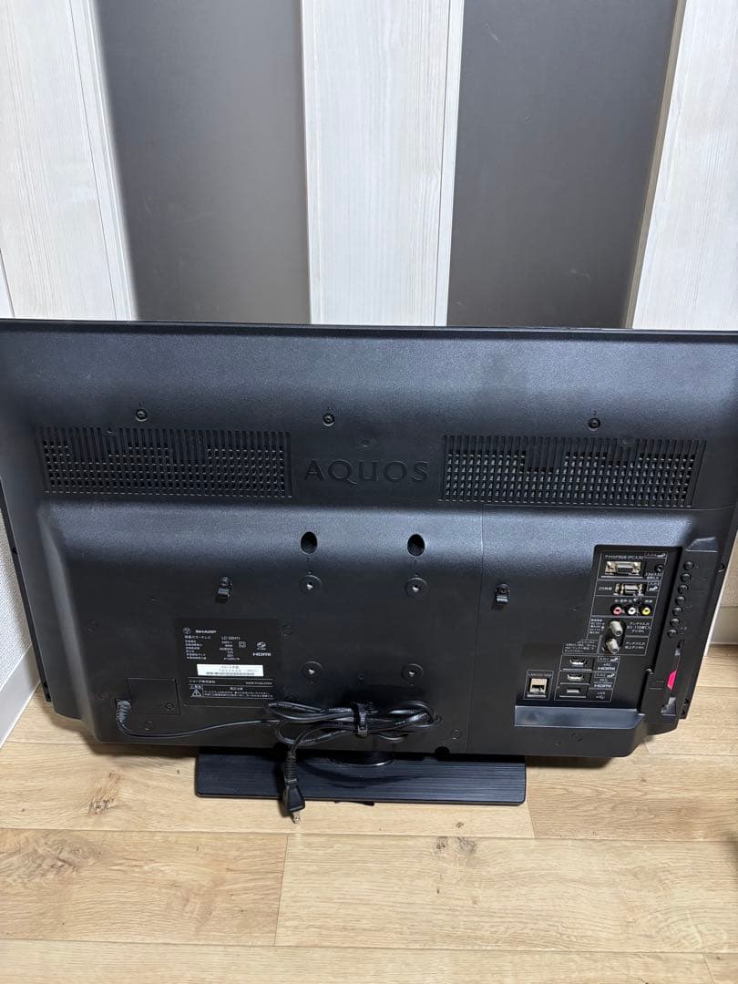 SHARP AQUOS 液晶テレビ　32インチ　2014年製