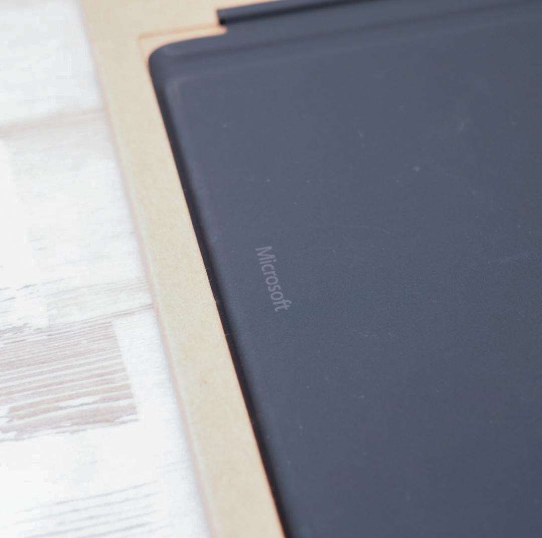 Surface Pro X 英字版 QJX-00021　未使用品