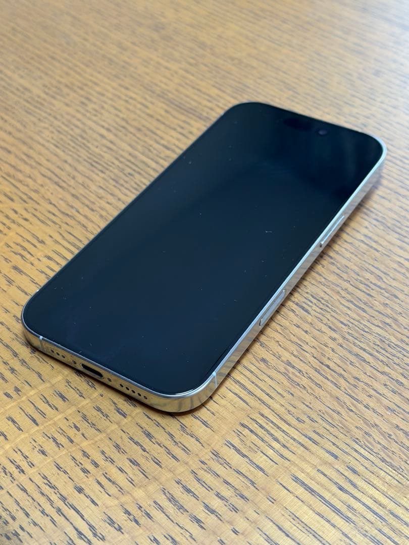 【値下】【美品】iPhone 16 PRO 1TB ホワイトチタニウム