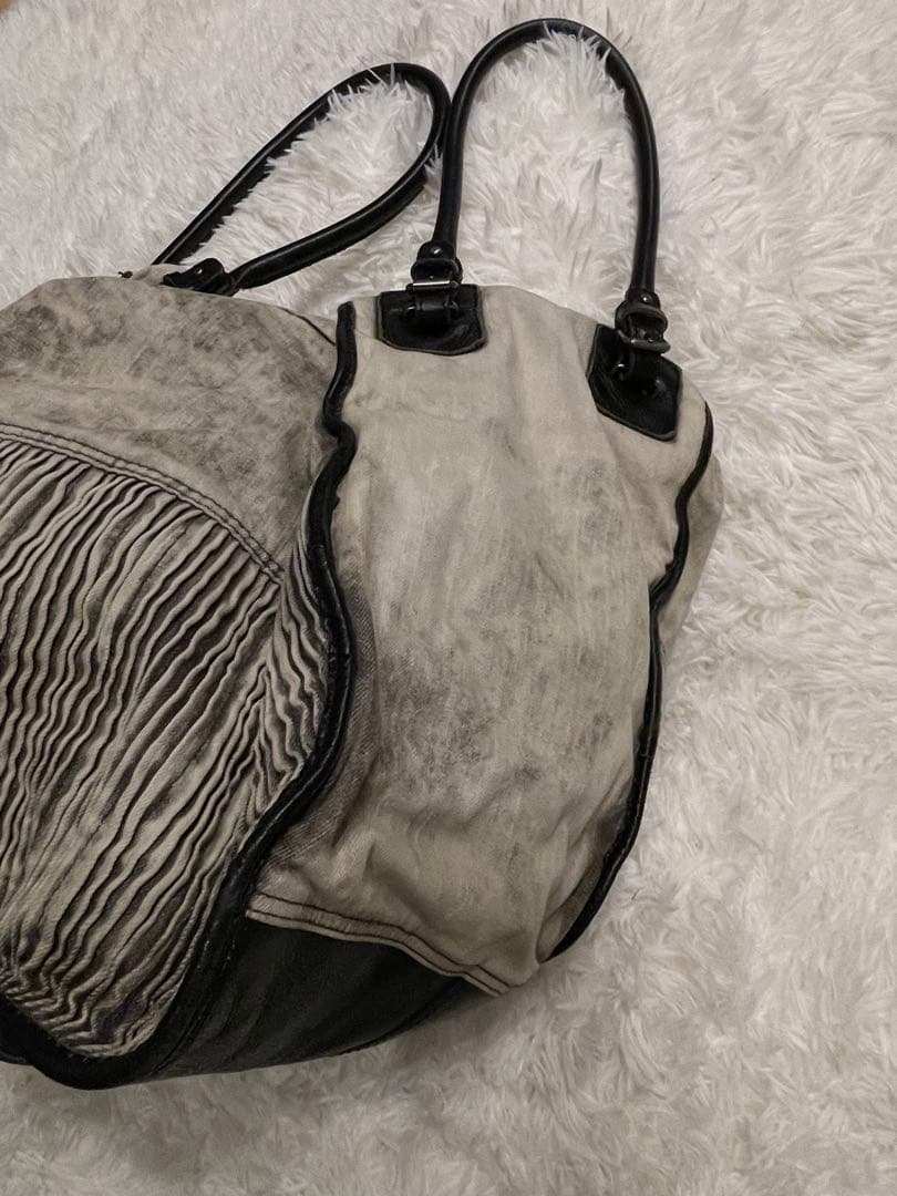 【激レア】DIESEL 特殊フォルム ショルダーバッグ 　メンズ、ユニセックス