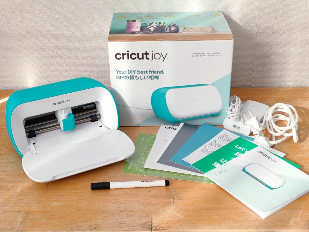 【個人出品・中古】cricut joy（クリカットジョイ） カッティングマシン