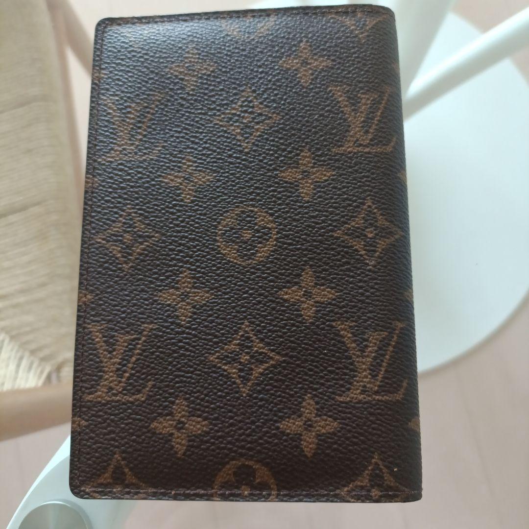 Louis Vuitton モノグラム 旧サイズのパスポートケース