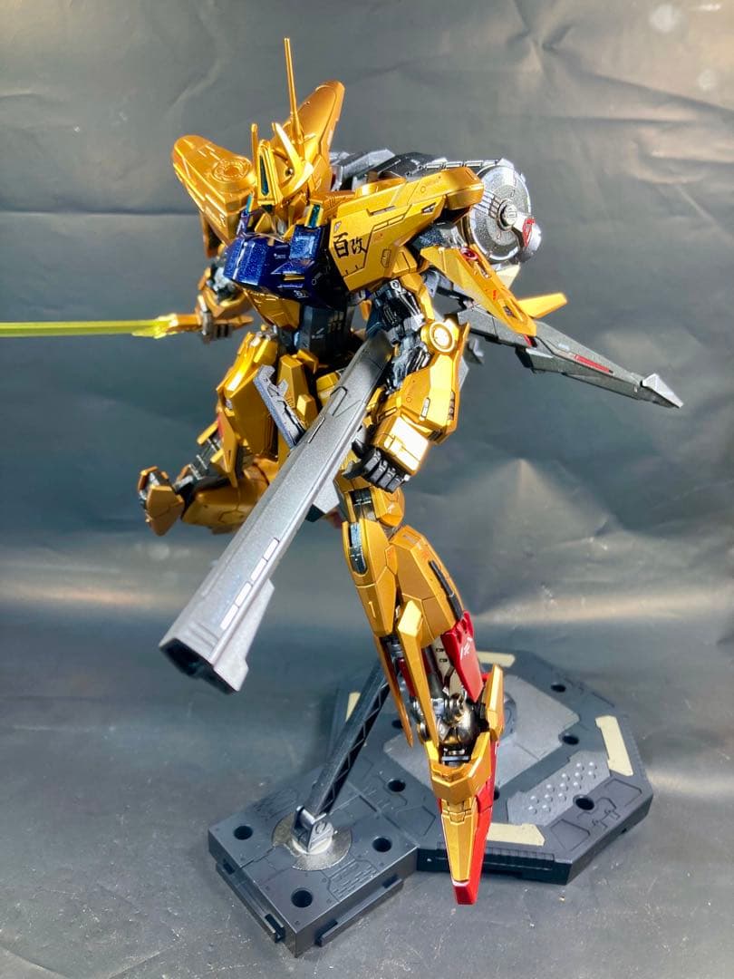 MG級 黄金武士 塗装済み完成品