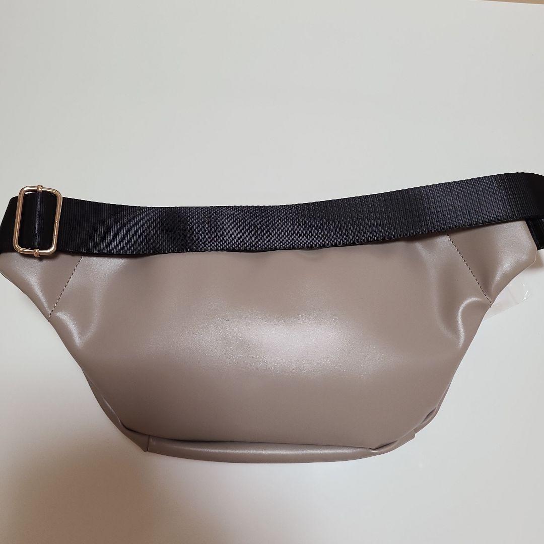 MARY QUANT　エポビジューデイジーポイントボディバッグ　グレージュ