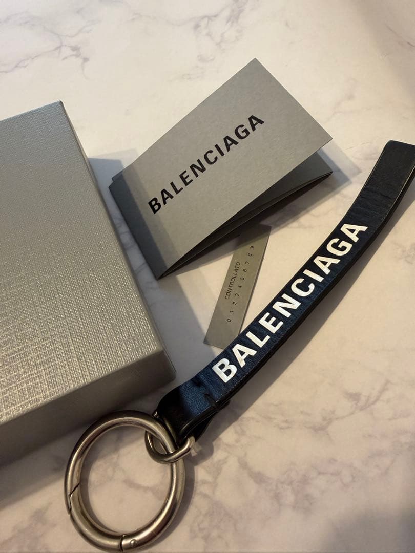 箱付き　BALENCIAGA（バレンシアガ）キーリング　ブラック