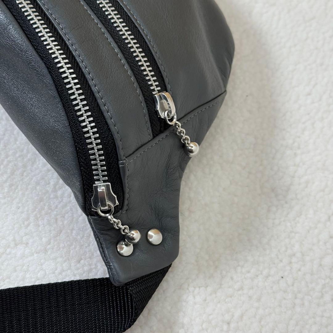 ROARS ORIGINAL グレー ボディバッグ　ほぼ未使用