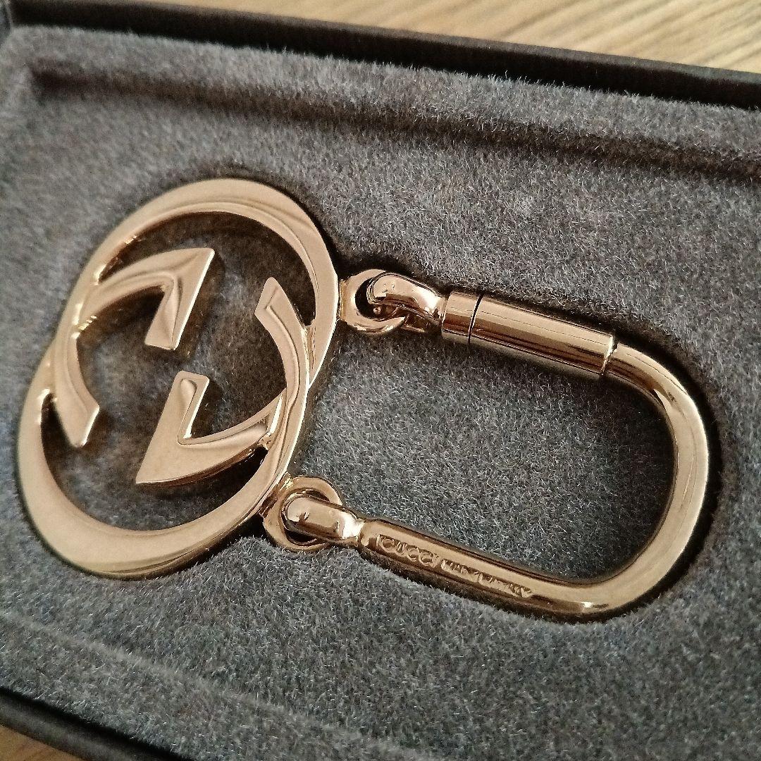 GUCCI ゴールドメタルキーホルダー