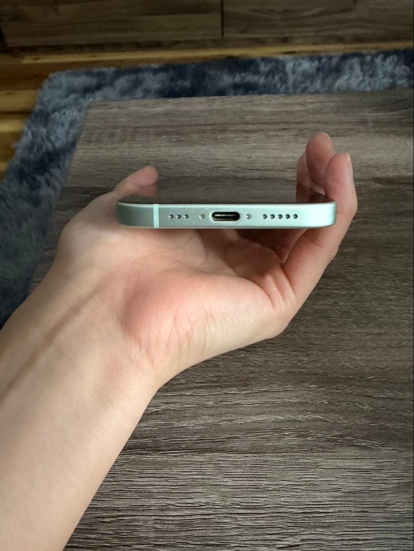 ミントグリーン iPhone 15