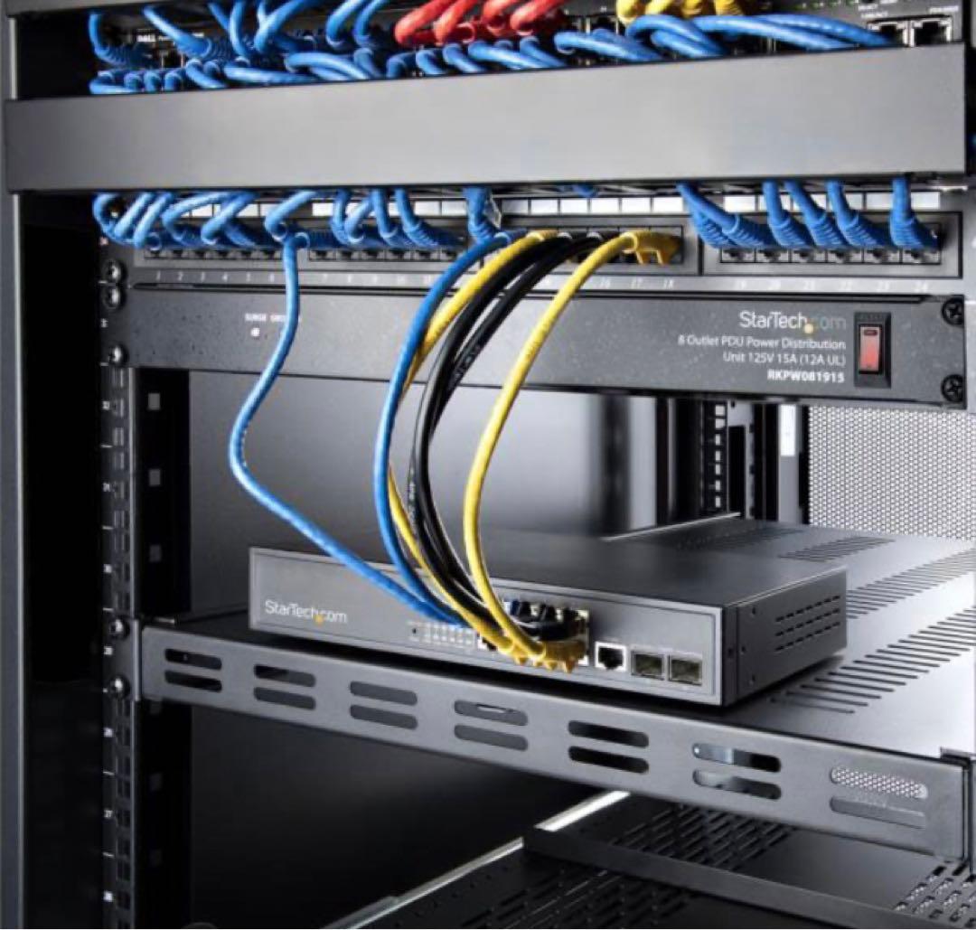 サーバーラック棚板 1U スリット付 奥行700mm　StarTech