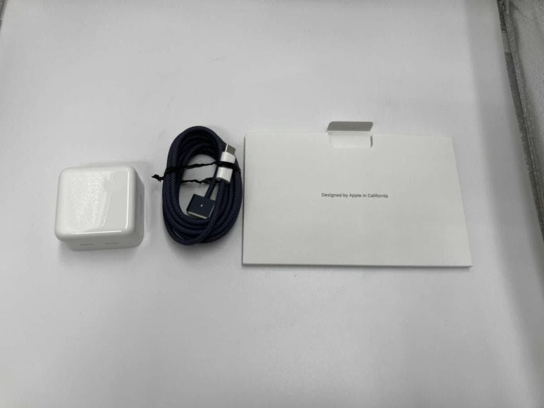 美品　MacBook Air 13.6インチ M2 8GB 512GB