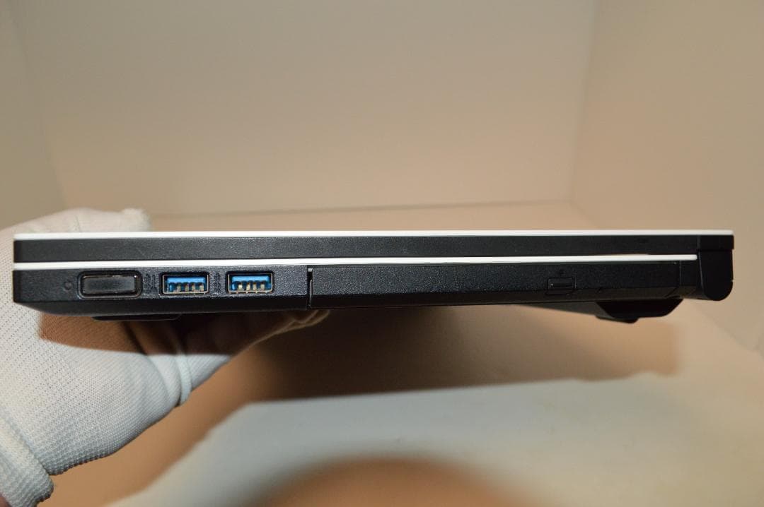 ホワイトLAVIE第8世代Corei7/32G/SSD500G/バッテリー良好