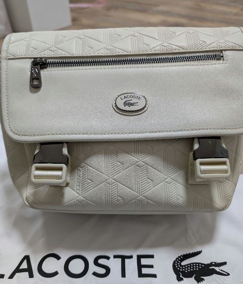 LACOSTE ジオメトリックパターン ボディバッグ