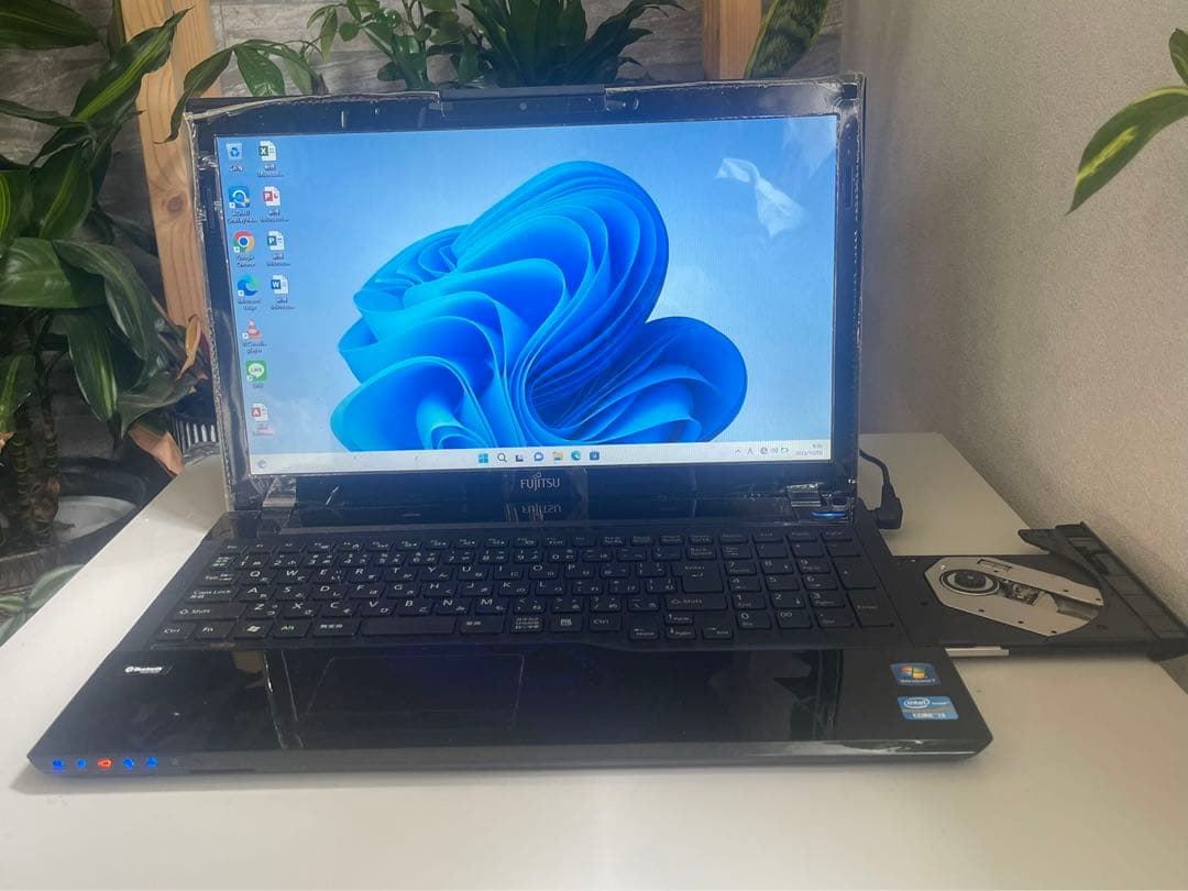 富士通　ノートパソコン windows11 AH45/H