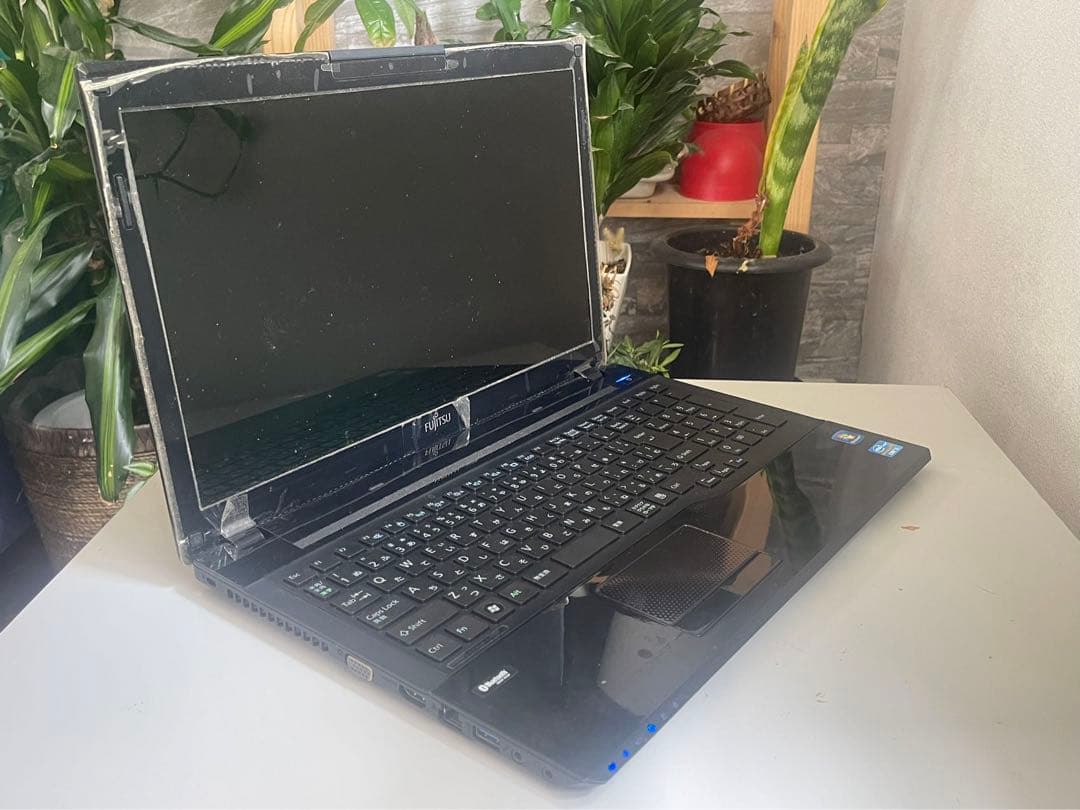 富士通　ノートパソコン windows11 AH45/H