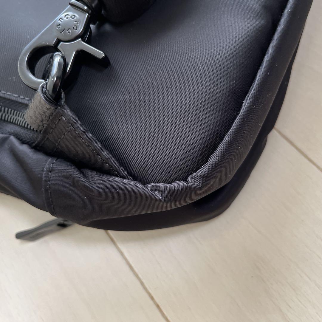 美品　オロビアンコ　リュック　バッグパック　A4 ビジネス　黒　ナイロン　レザー