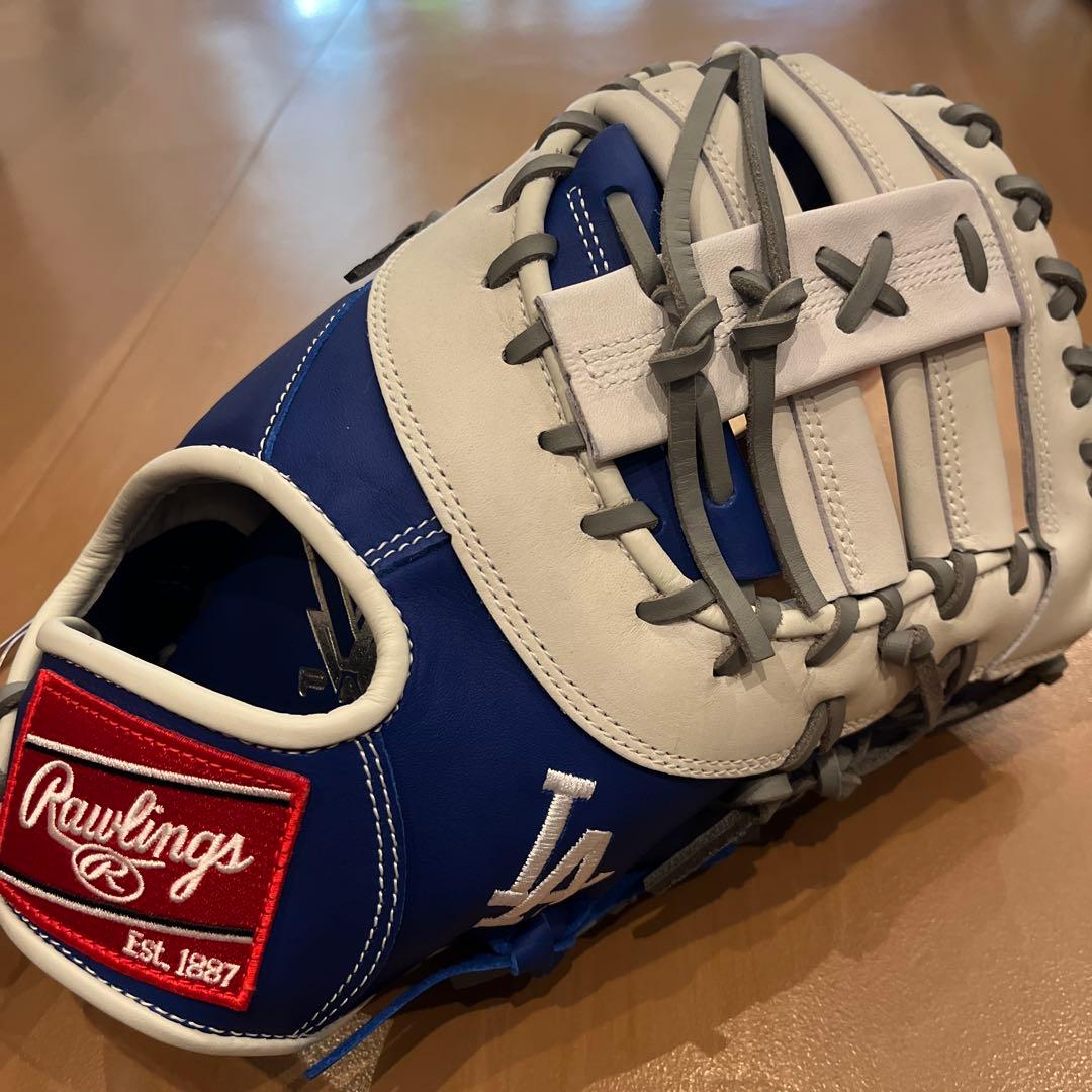 新品 値下げ中ローリングス軟式ファーストミット ドジャース