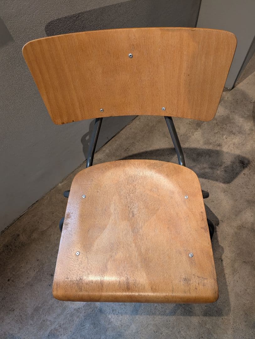 椅子 EQI-37 Stacking chair