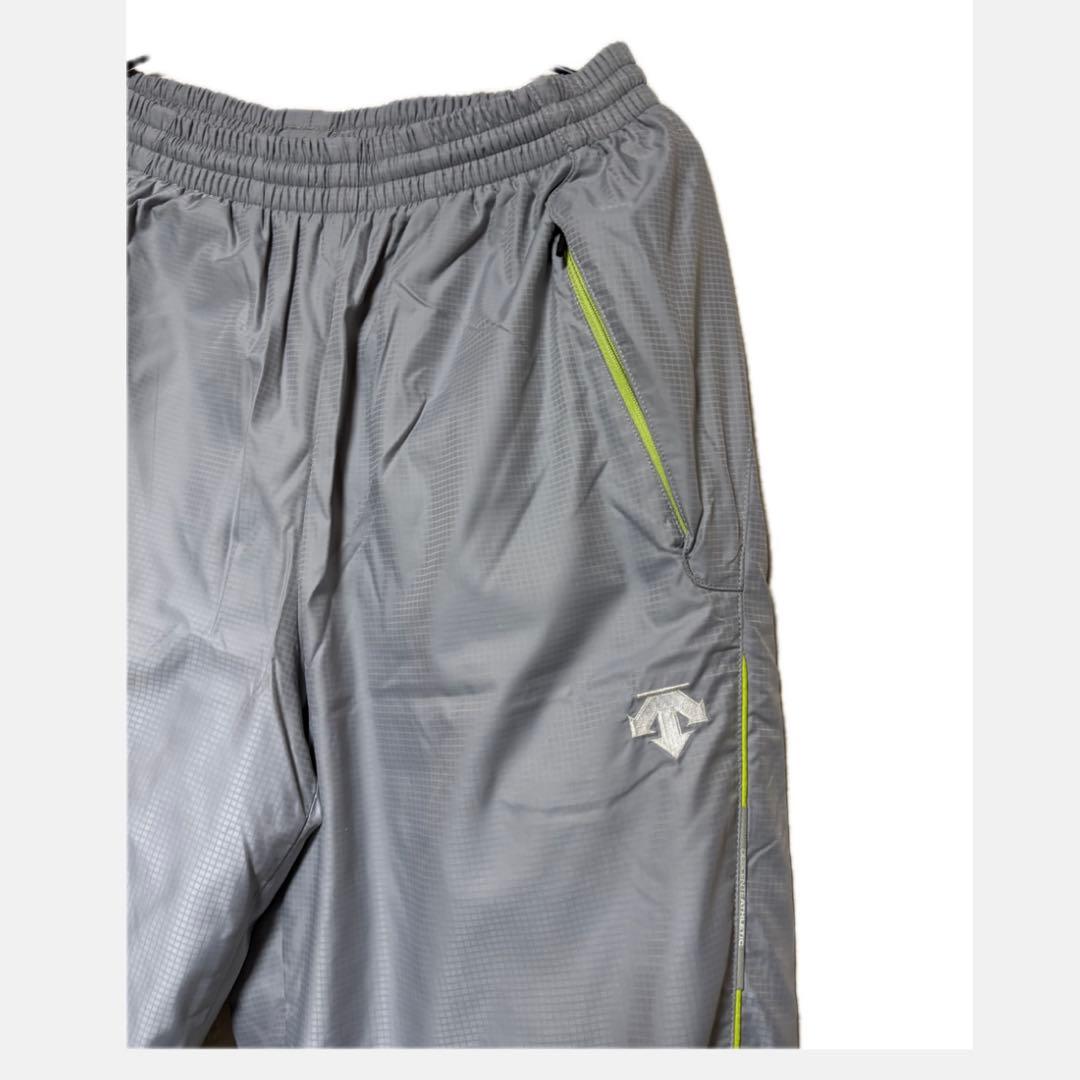 防寒裏地つき　ウインドブレーカー DESCENTE セットアップ　ジャージ　上下