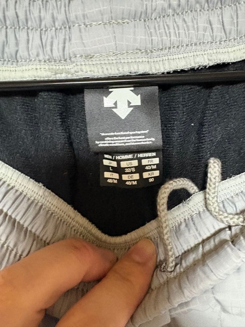 防寒裏地つき　ウインドブレーカー DESCENTE セットアップ　ジャージ　上下