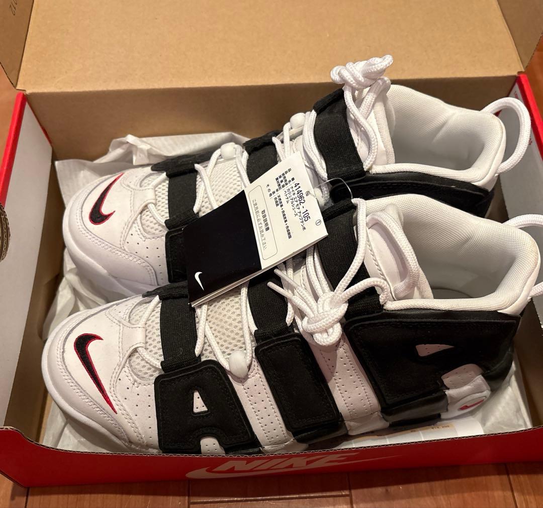 NIKE モアアップテンポ　人気のゼブラ