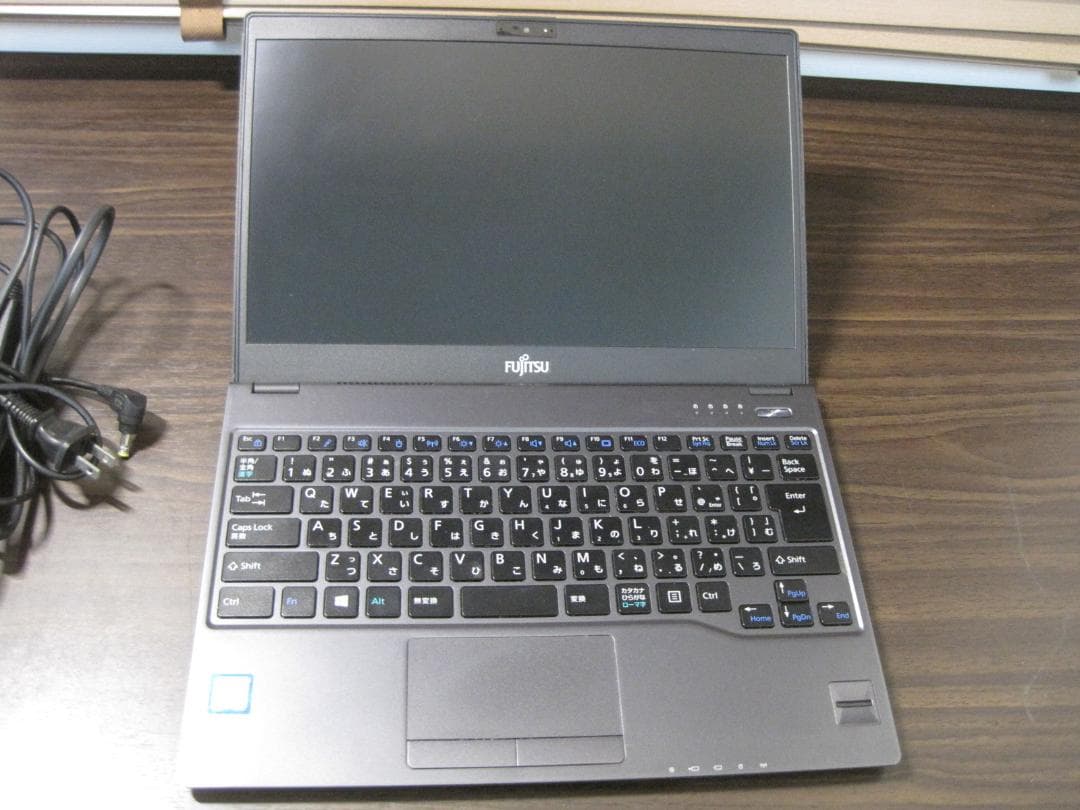 軽量761g！Corei5-7200U LIFEBOOK UH75/B1