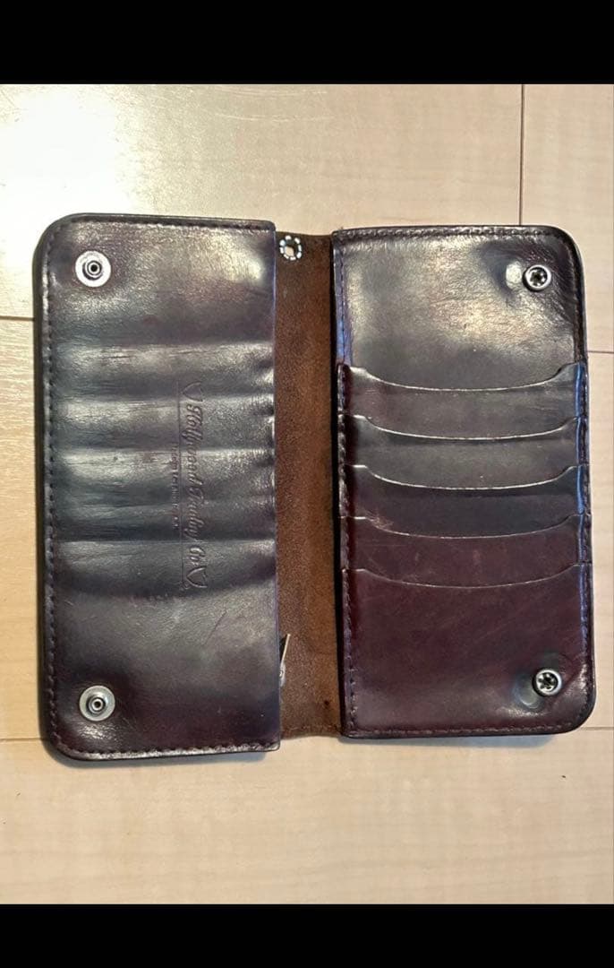 HTC スタッズウォレット　フラワースタッズ　30日まで値下げ