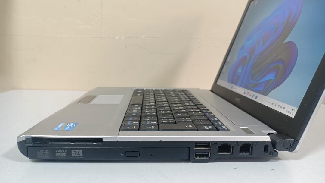 ⭐️ノートパソコン NEC 第二世代Core i7 SSD128Gメモリ8G