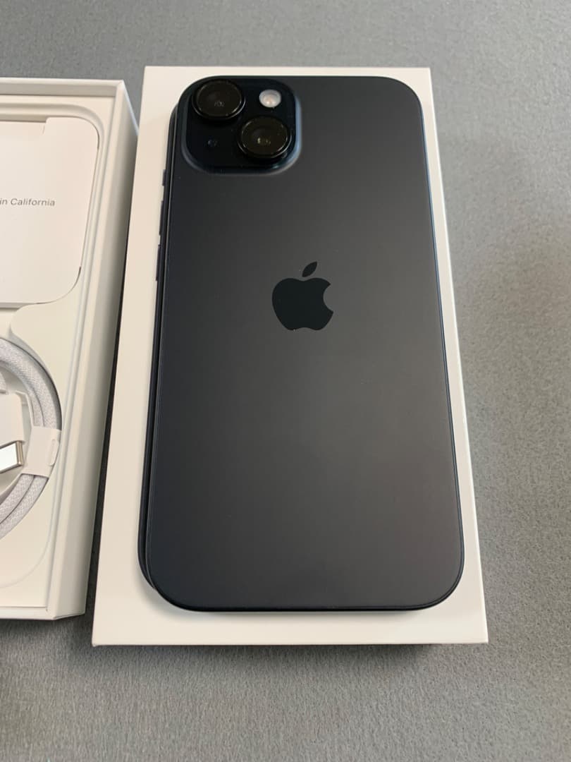 超美品 国内版 SIMフリー iPhone15 128GB ブラック色