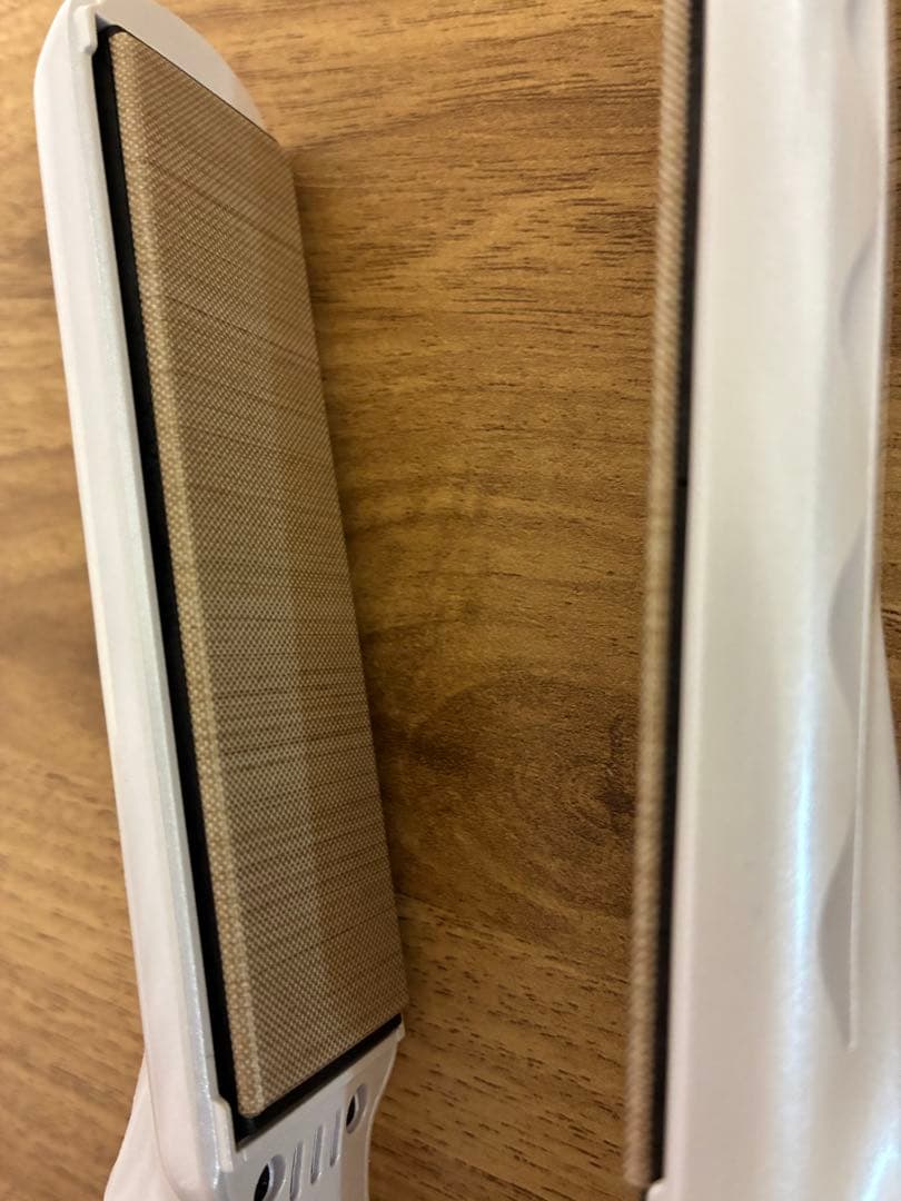 【ほぼ未使用／箱・説明書あり】 KINUJO（キヌージョ）ストレートアイロン絹女