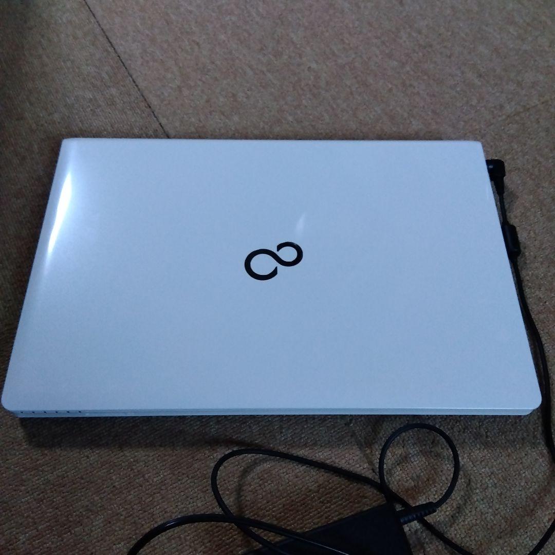 富士通 LIFEBOOK ホワイト ノートPC　AH53/U　中古品
