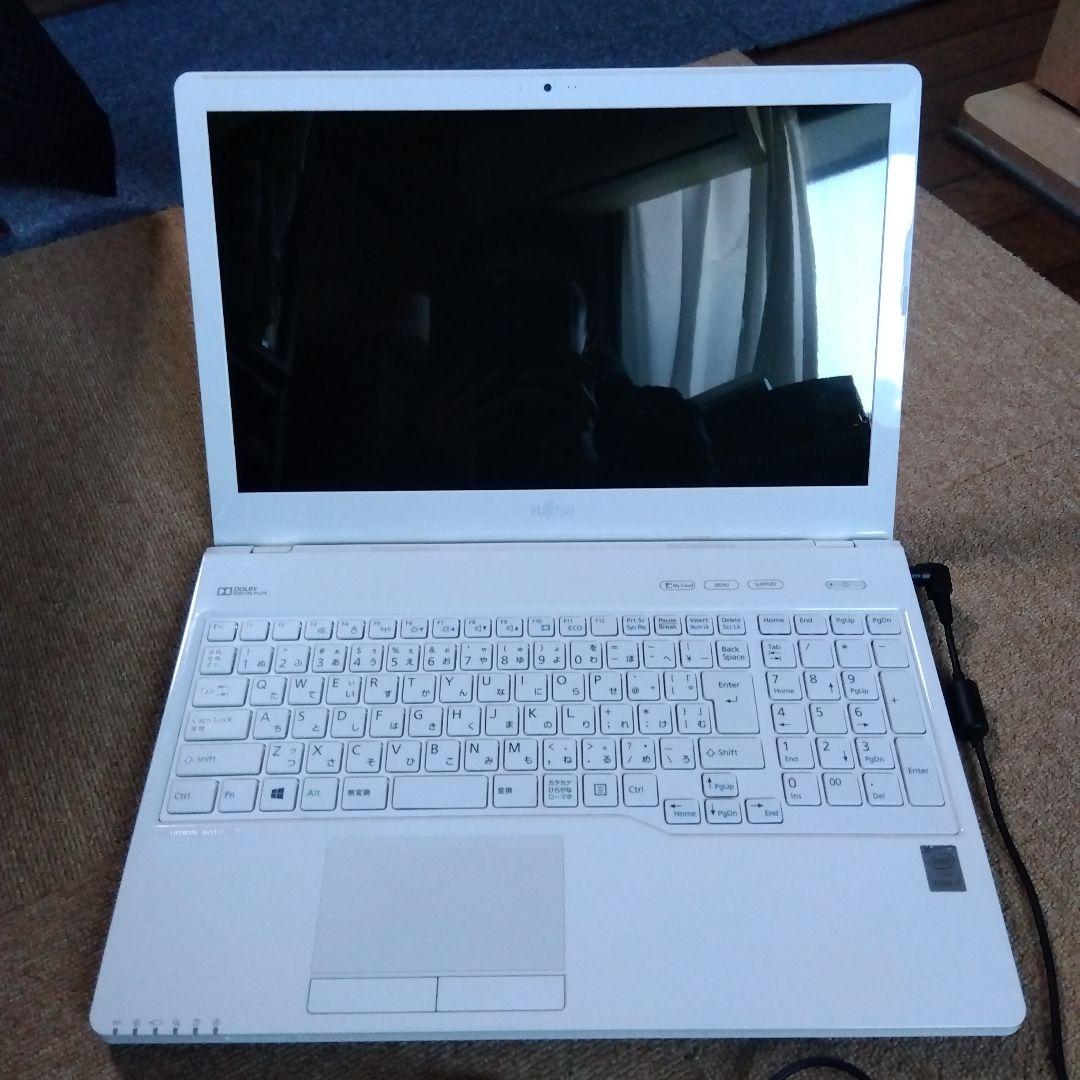 富士通 LIFEBOOK ホワイト ノートPC　AH53/U　中古品