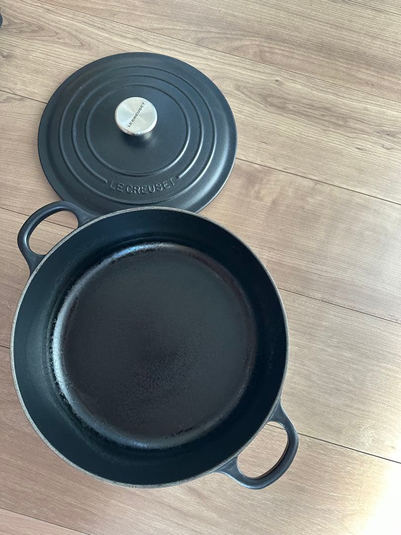 LE CREUSET ブラック 両手鍋 24cm 蓋付き