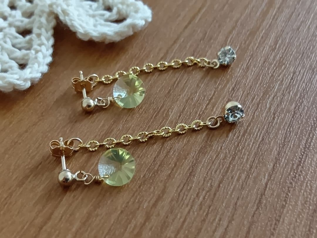 461 一点のみ14kgf宝石質レモンクォーツコンケーブスタッドピアス