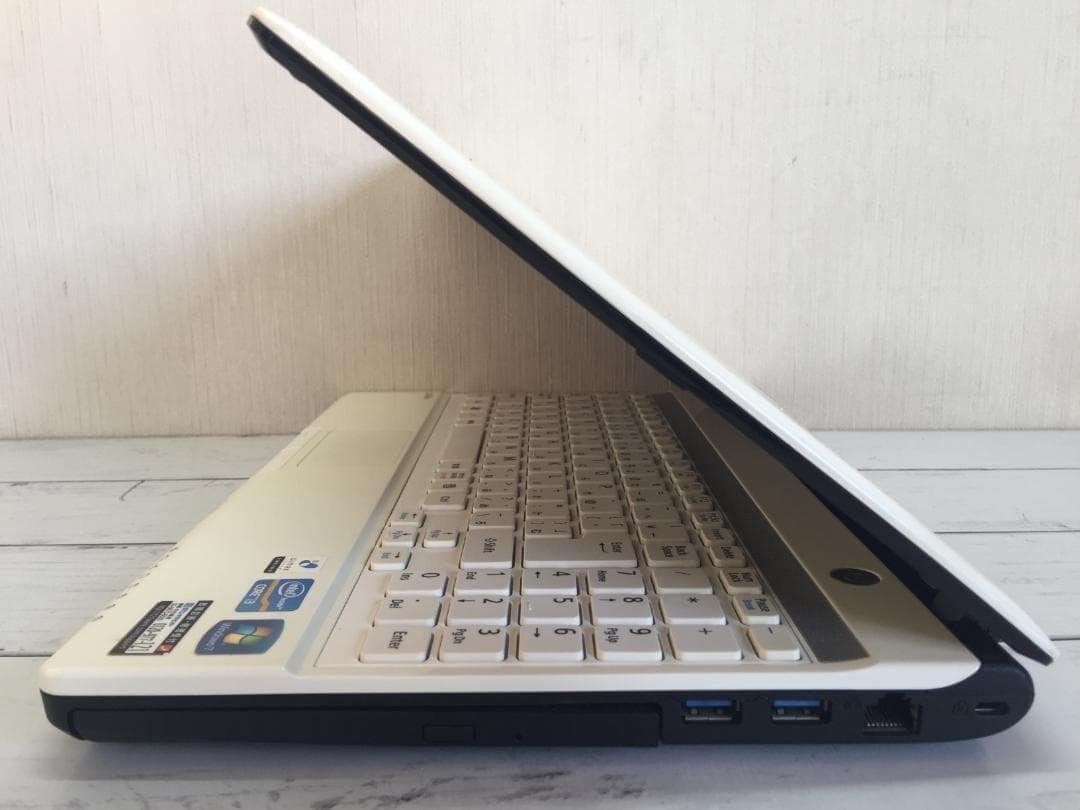 NEC PC-LM550FS3EW 13.3型液晶 コンパクト テンキ付きノート