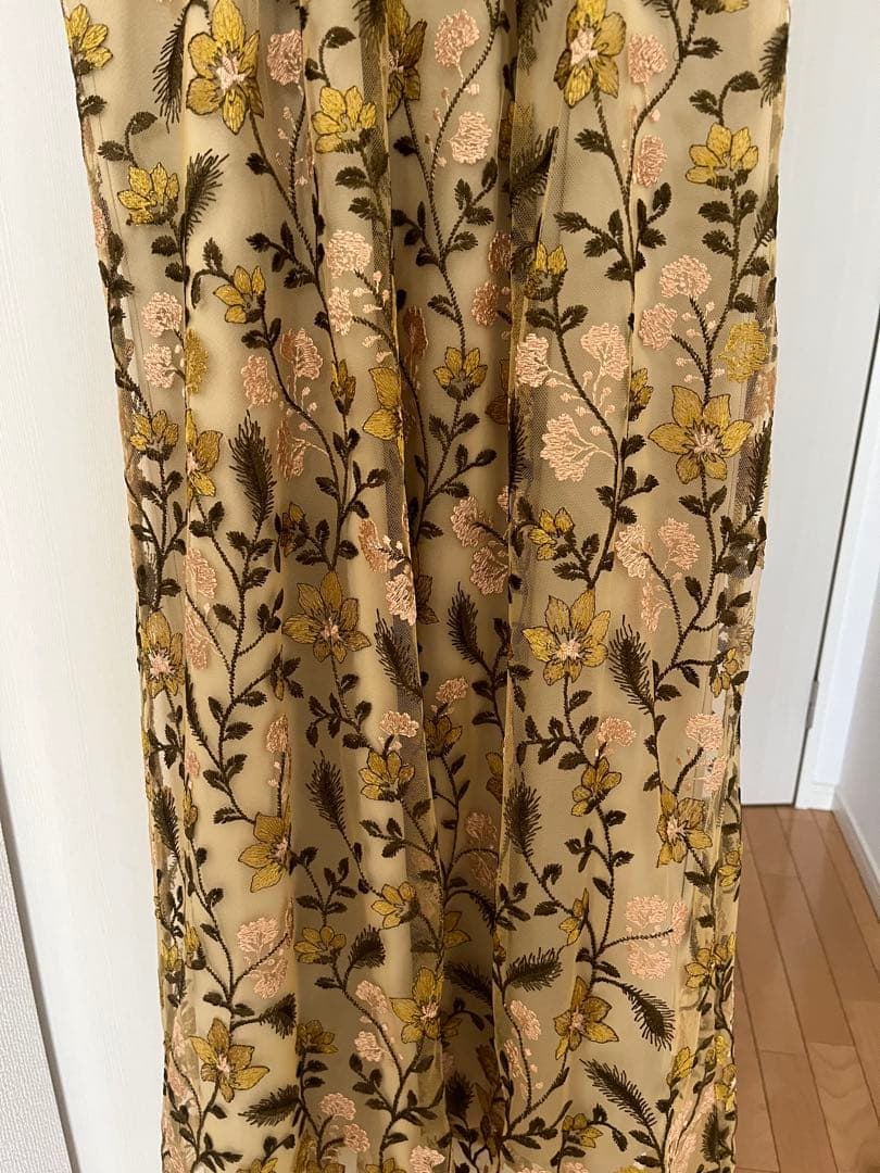 kana niana フラワー刺繍　ワンピース　イエロー　お呼ばれ　オケージョン