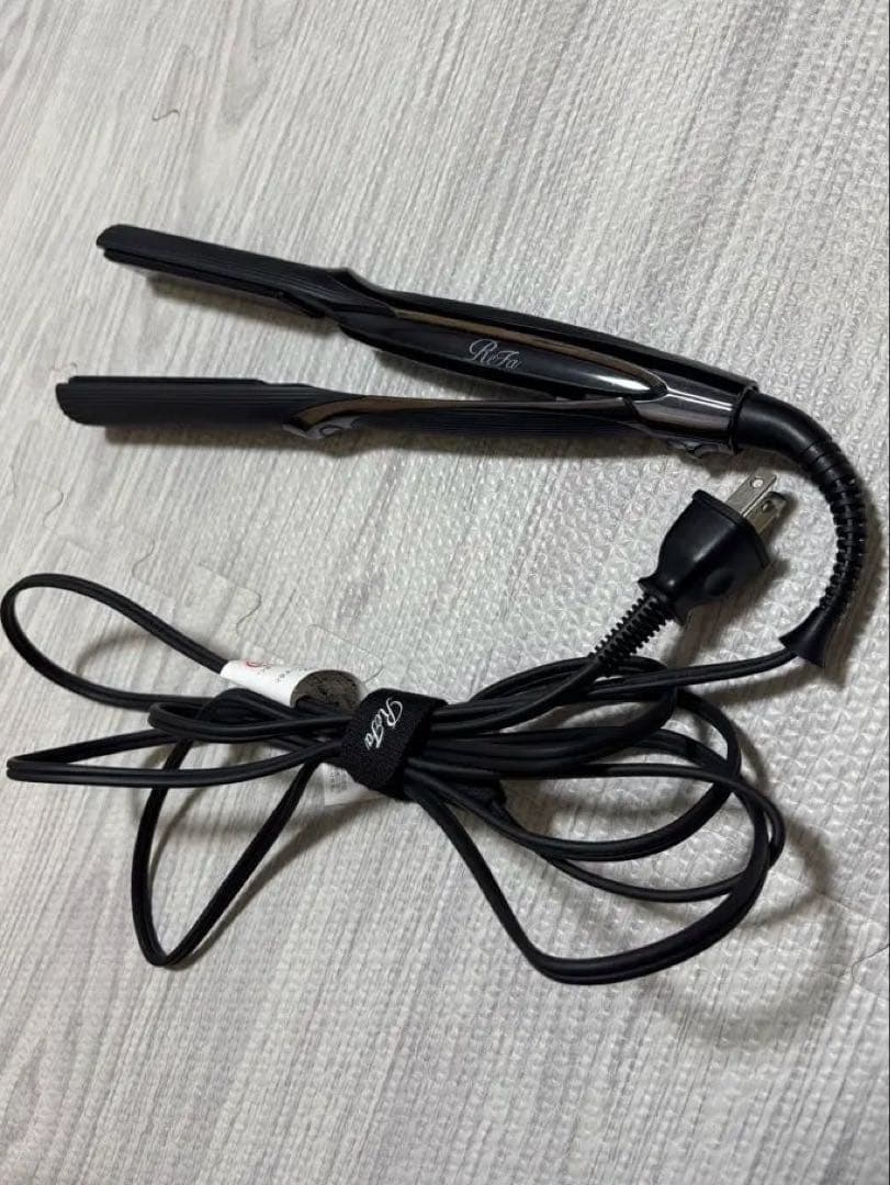 新品未使用品　リファ　ストレートヘアアイロン ブラック