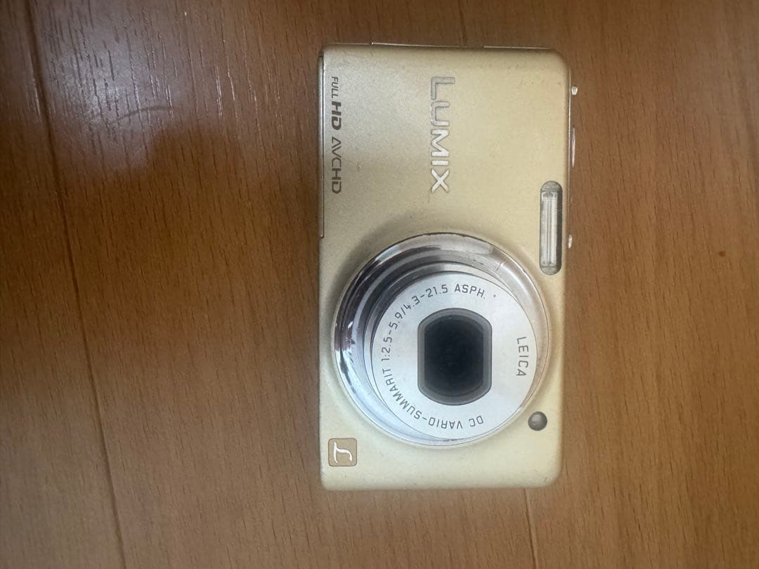 Panasonic パナソニック　コンパクトデジタルカメラ　DMC-FX77