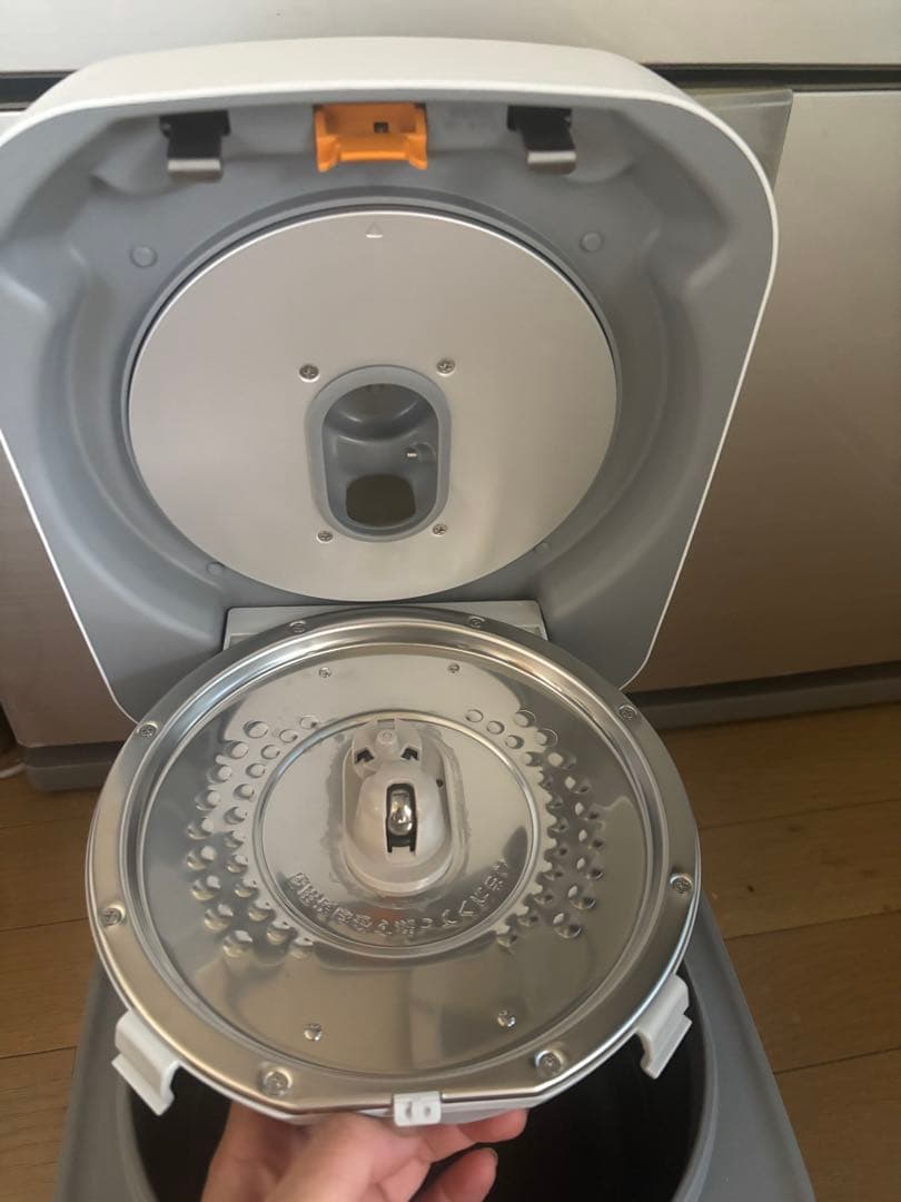 日立 炊飯器 沸騰鉄釜 ふっくら御膳 RZ-V100FM 2022年製