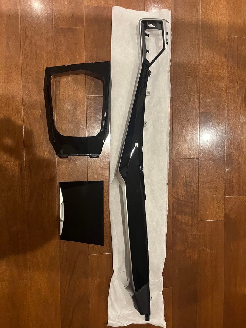  トリム　ピアノブラック