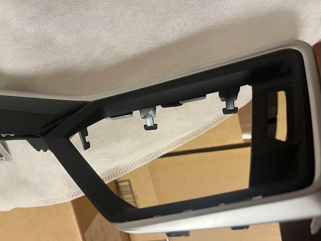  トリム　ピアノブラック