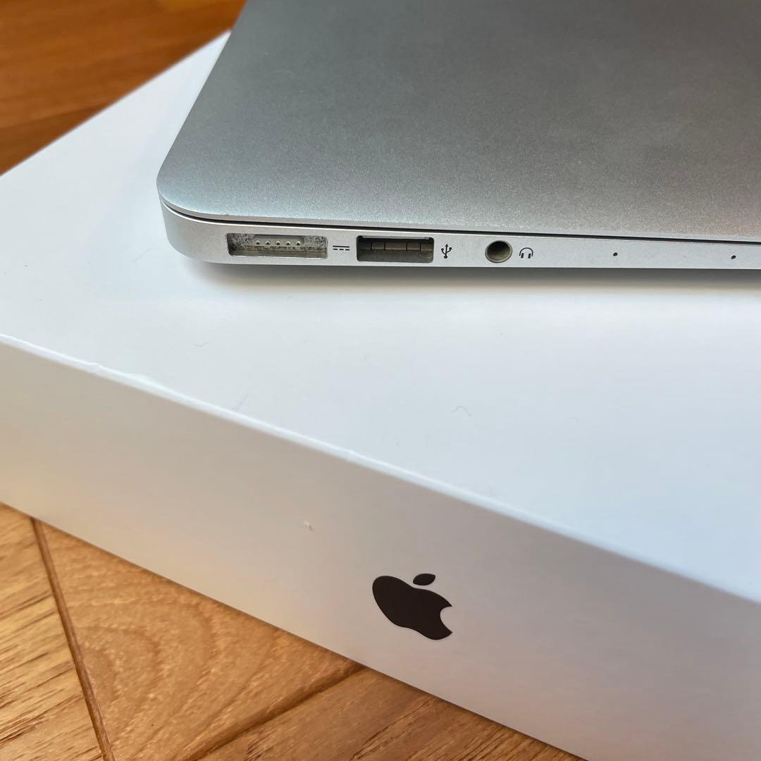 Appleアップル MacBookAir Core i5 A1465 (箱あり)