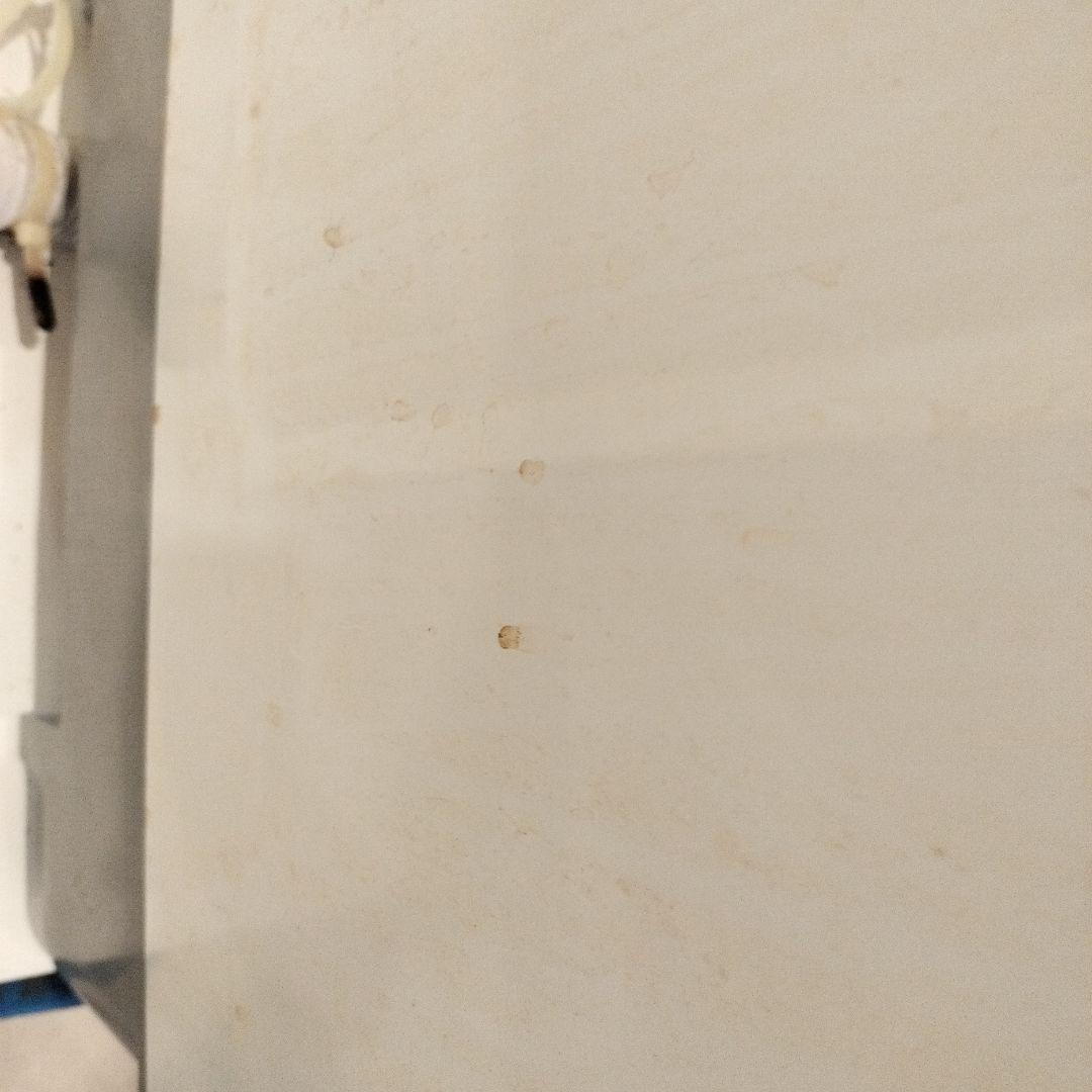 日立2015年洗濯機BW-10TV 全面パネルや排水ホースの汚れ・全体に細い傷