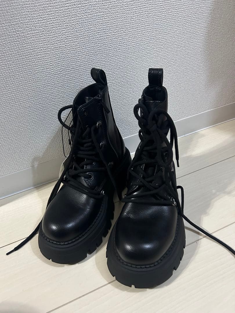 激レア　新品未使用　ZARA ボリュームレースアップブーツ　39 25 24.5