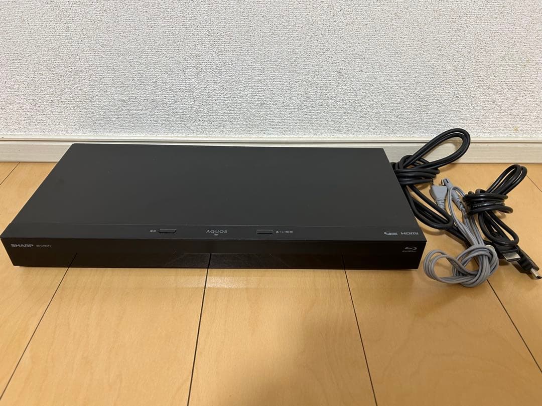 Hisense 32型　液晶テレビ　SHARP DVD機器