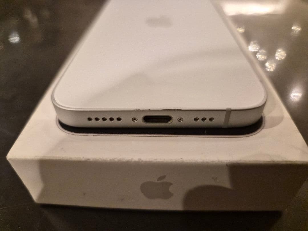 iPhone 16e 128GB white 本体 箱付き