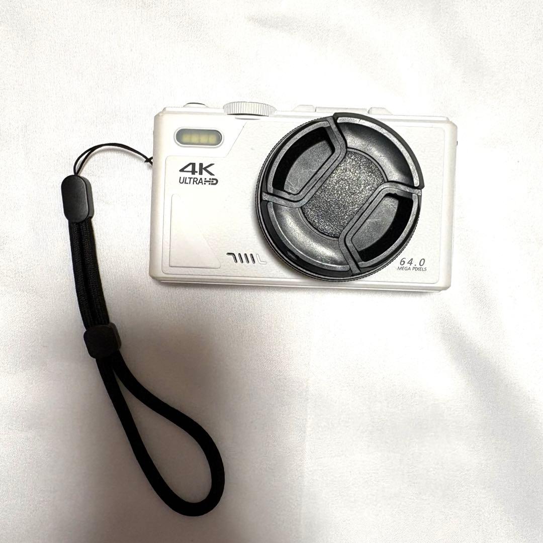 デジカメ SDカード・充電器ケーブル付き