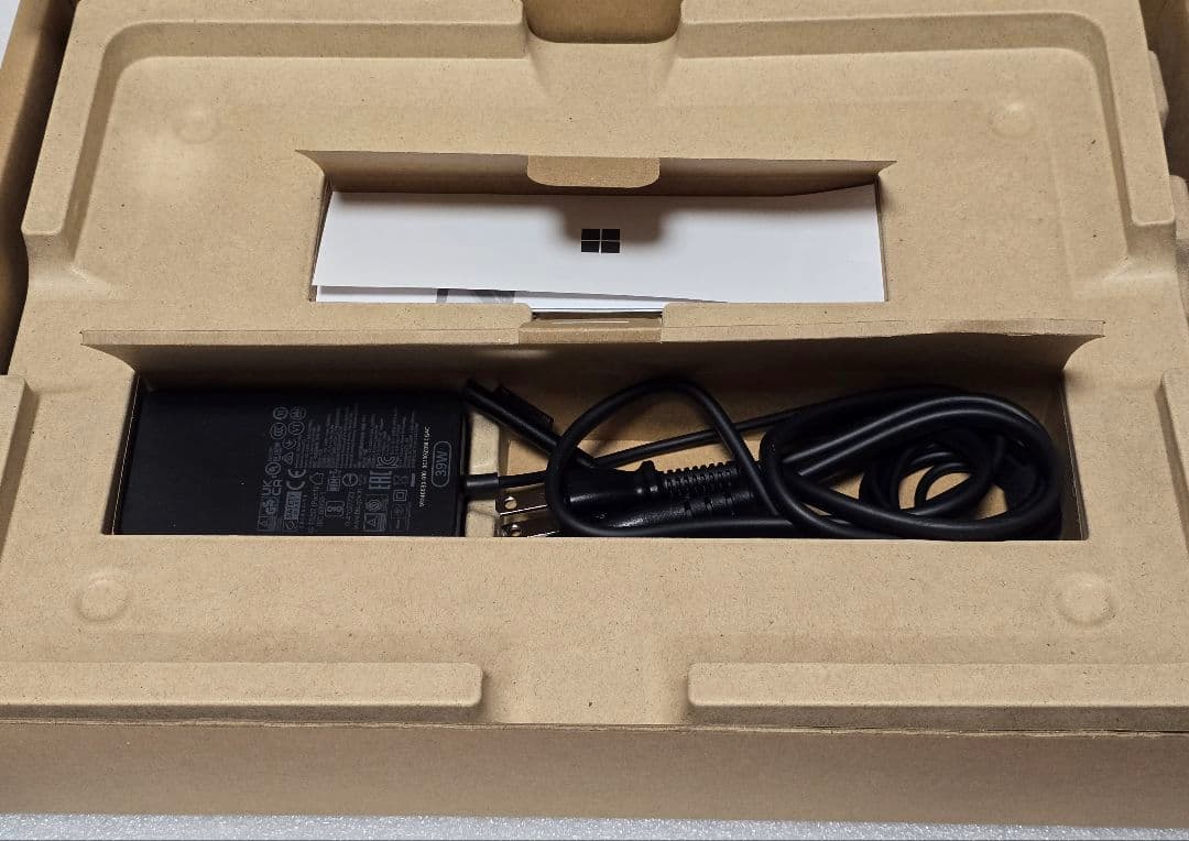 Surface Laptop 7　13.8インチ